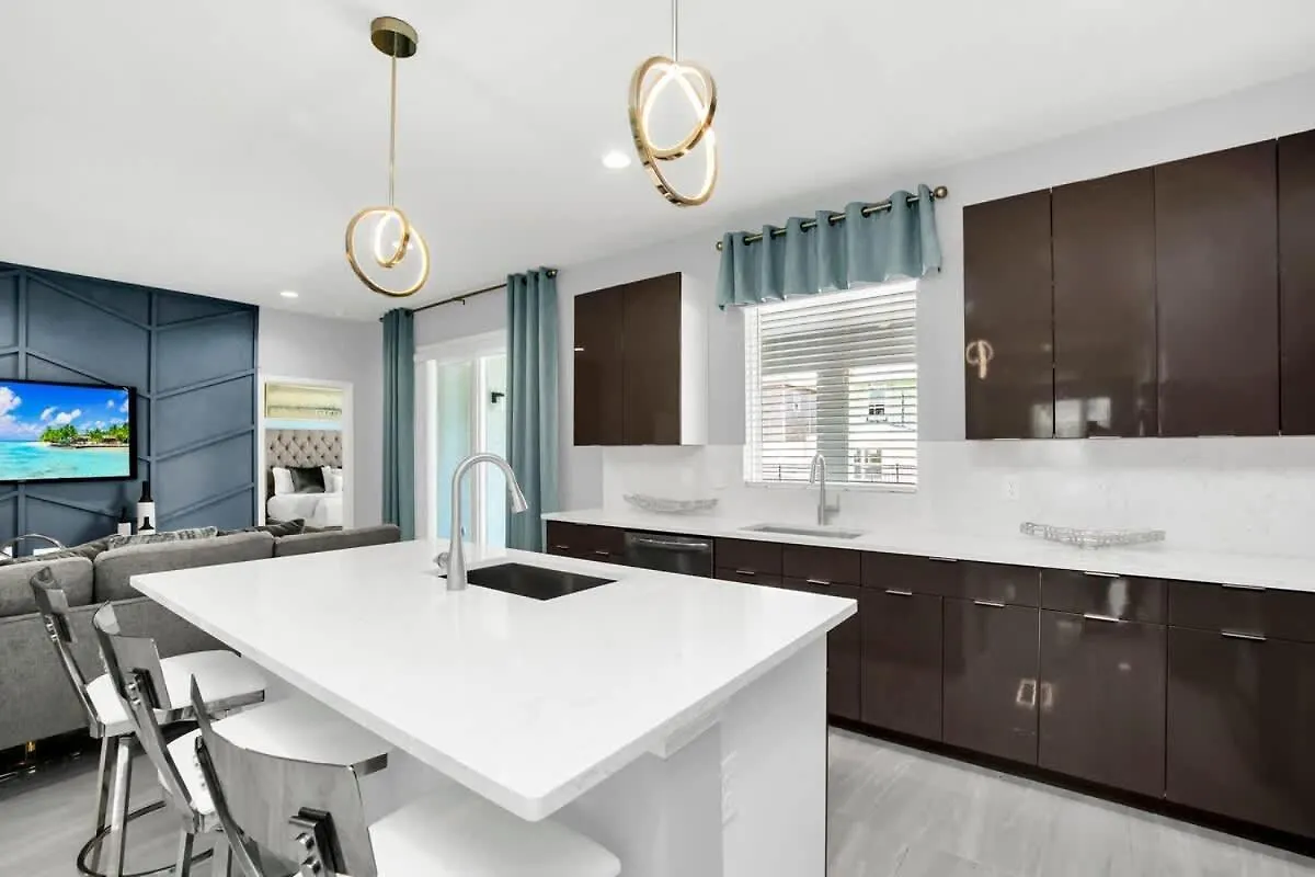 Holiday home Super Style - 7Bdrs 8Bas - Lux Finishings & Pool Villa Davenport