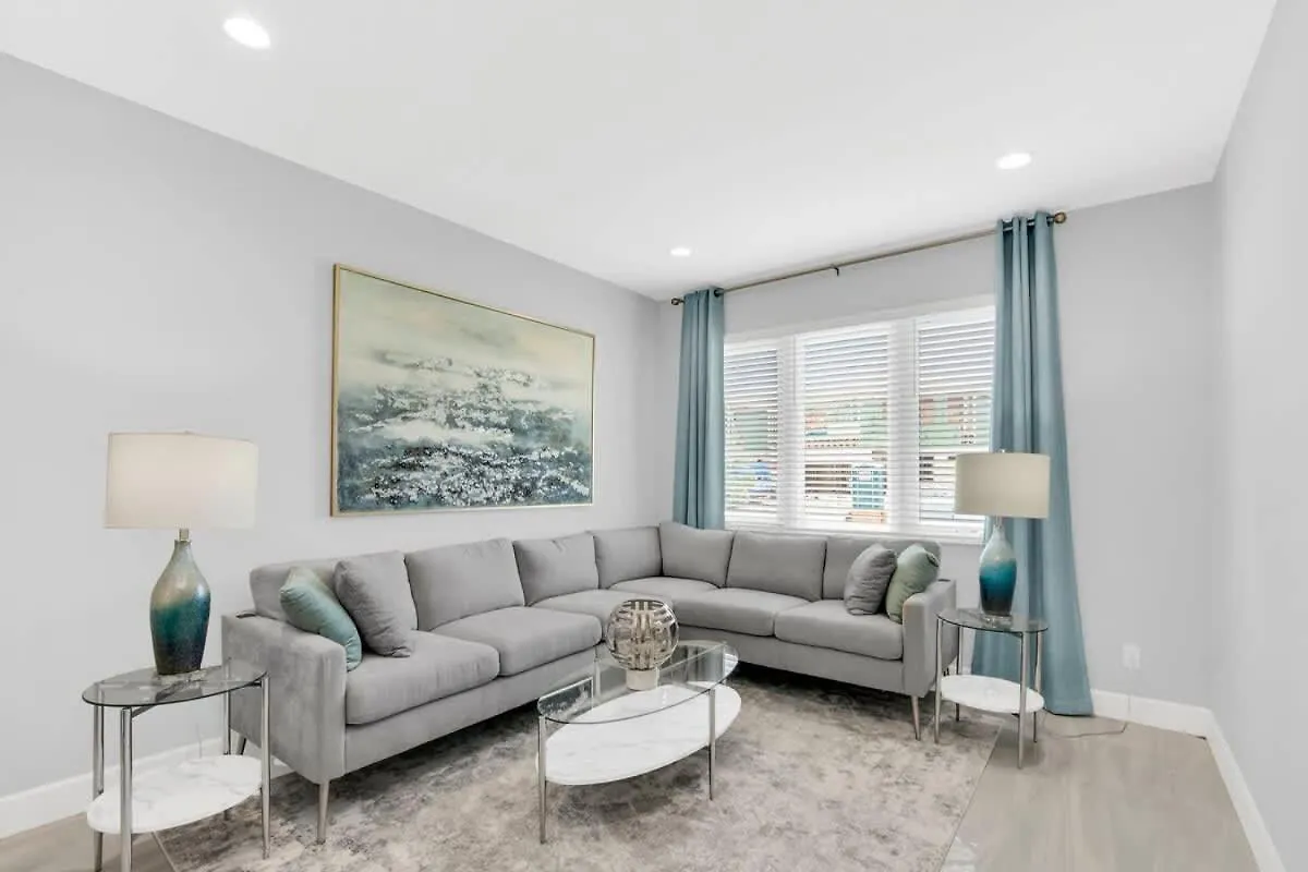 Super Style - 7Bdrs 8Bas - Lux Finishings & Pool Villa Davenport